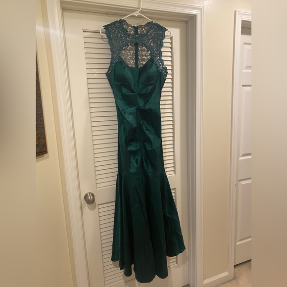 Emerald Green Gown - Picture 4 of 5